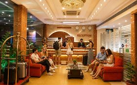 Taj Inn Hotel
